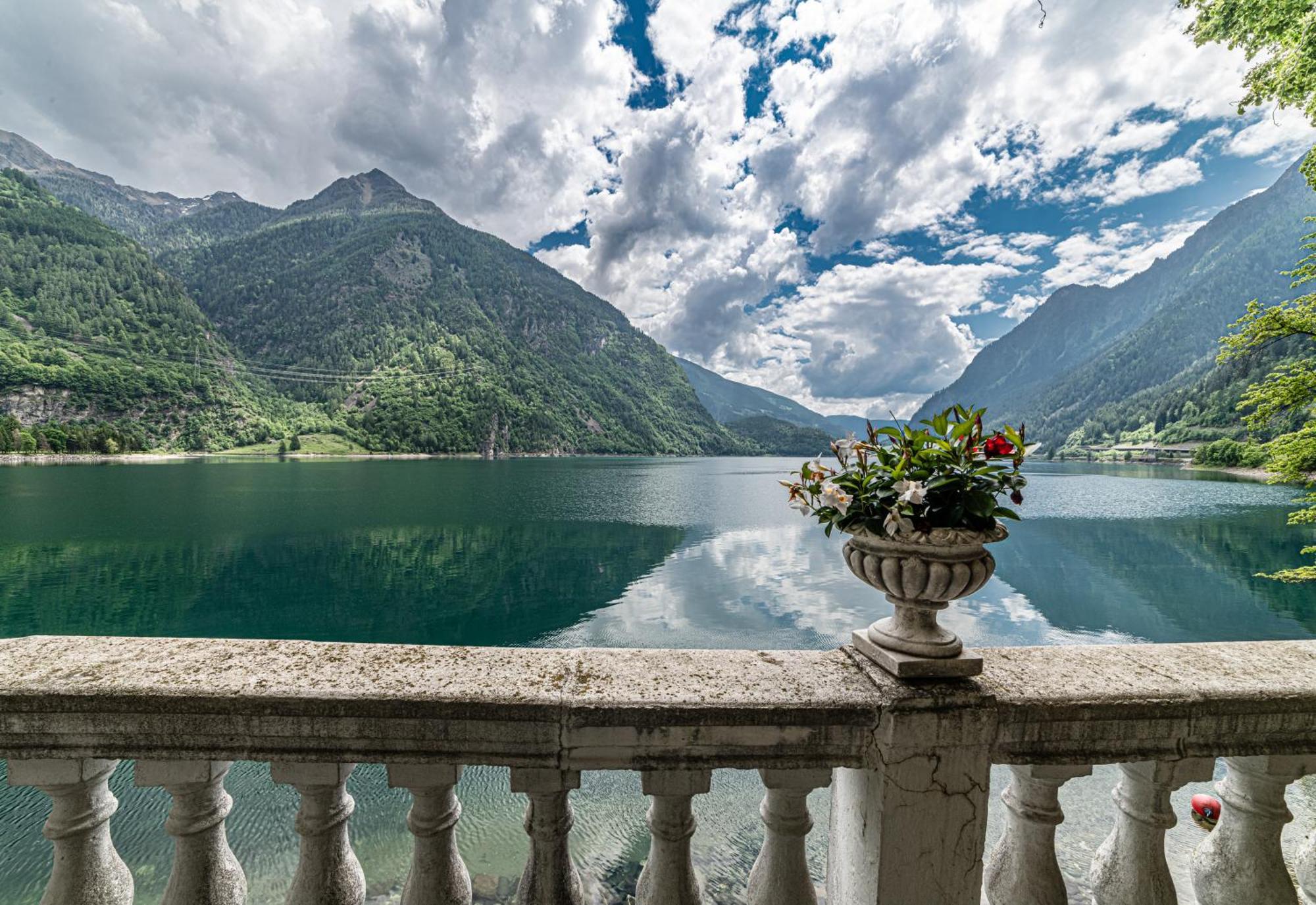 Hotel Le Prese Poschiavo Bagian luar foto